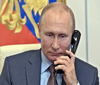 Владимир Путин поздравляет с Днём рождения по телефону